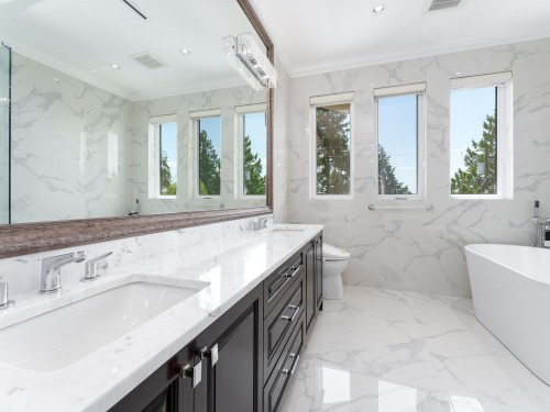 1260 Kings Avenue, West Vancouver, BC 