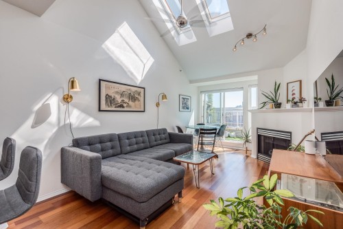 404-3939 Hastings Street  Burnaby, BC V5C 2H8