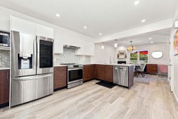 203-1513 Bowser Avenue  North Vancouver, BC V7P 2Y4