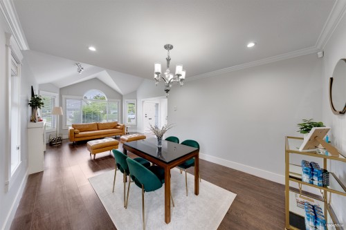 6288 Crescent Place, Delta, BC - Indoor Photo Showing Living Room