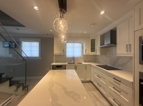 59 Falaise Place, Vancouver, BC - Indoor Photo Showing Kitchen With Double Sink