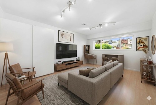 1231 River Drive, Coquitlam, BC - Indoor Photo Showing Living Room