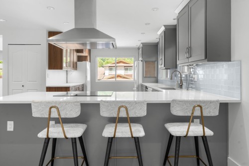 1231 River Drive, Coquitlam, BC - Indoor Photo Showing Kitchen With Upgraded Kitchen