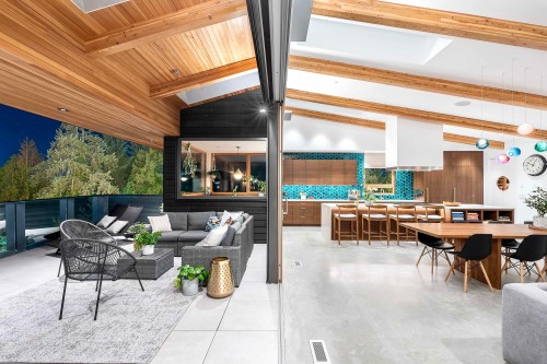 3823 Bayridge Avenue, West Vancouver, BC - Indoor