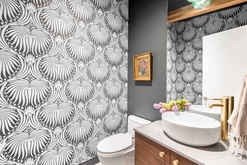 3823 Bayridge Avenue, West Vancouver, BC - Indoor Photo Showing Bathroom