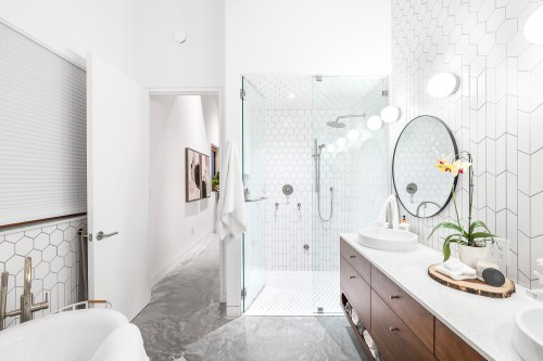 3823 Bayridge Avenue, West Vancouver, BC - Indoor Photo Showing Bathroom