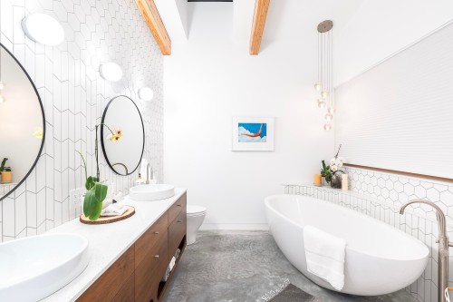 3823 Bayridge Avenue, West Vancouver, BC - Indoor Photo Showing Bathroom