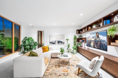 3823 Bayridge Avenue, West Vancouver, BC - Indoor Photo Showing Living Room