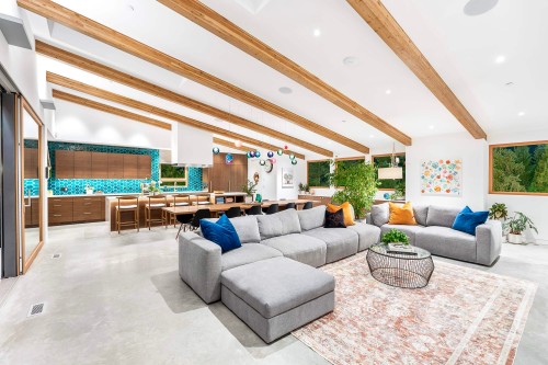 3823 Bayridge Avenue, West Vancouver, BC - Indoor Photo Showing Other Room