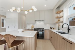 2-2258 Napier Street  Vancouver, BC V5L 2P2
