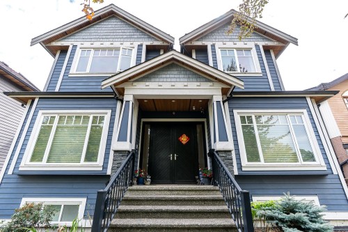 3032 16Th Avenue E, Vancouver, BC 