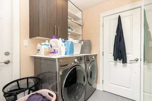 3032 16Th Avenue E, Vancouver, BC 