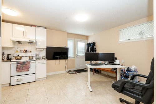 3032 16Th Avenue E, Vancouver, BC 