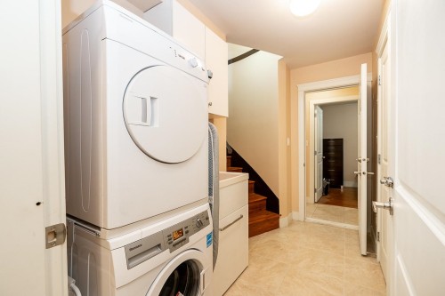 3032 16Th Avenue E, Vancouver, BC 
