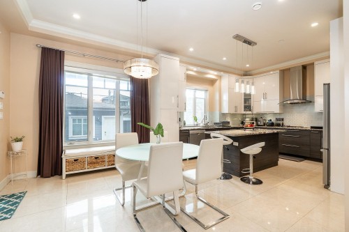 3032 16Th Avenue E, Vancouver, BC 