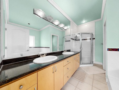 6560 Francis Road, Richmond, BC - Indoor Photo Showing Bathroom