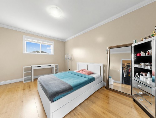 6560 Francis Road, Richmond, BC - Indoor Photo Showing Bedroom