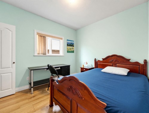 6560 Francis Road, Richmond, BC - Indoor Photo Showing Bedroom