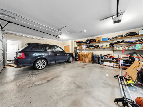 6560 Francis Road, Richmond, BC - Indoor Photo Showing Garage