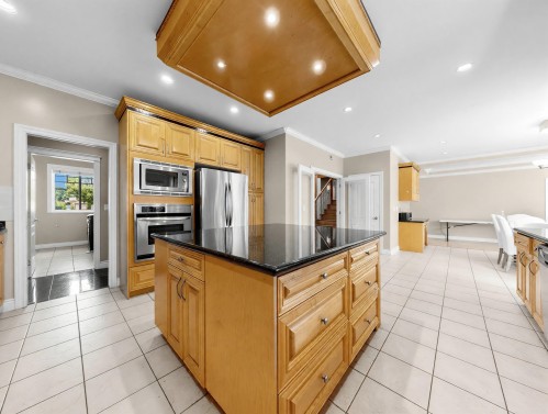 6560 Francis Road, Richmond, BC - Indoor Photo Showing Kitchen