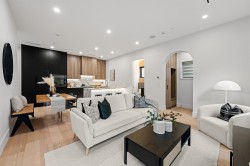1-5034 Granville Street  Vancouver, BC V6M 3B4
