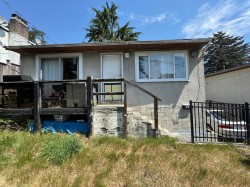 215 Shaw Street New Westminster, BC V3M 4B4