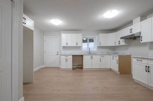 1342 Francis Crescent, Coquitlam, BC - Indoor Photo Showing Kitchen