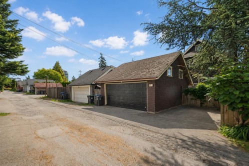 819 Eighth Avenue, New Westminster, BC 