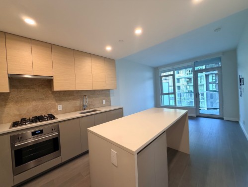 3903-2108 Gilmore Avenue  Burnaby, BC V5C 0N8