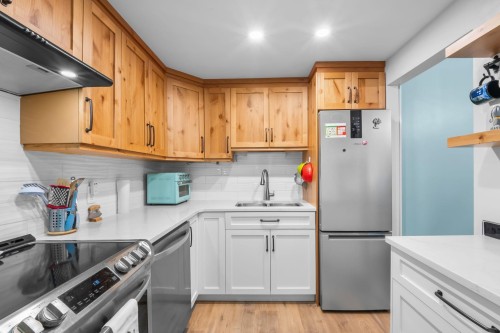 105-225 Mowat Street  New Westminster, BC V3M 4B1