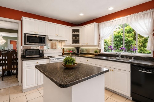 2607 Panorama Drive, Coquitlam, BC 