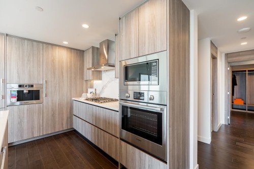 3907-4890 Lougheed Highway, Burnaby, BC 