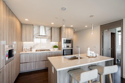 3907-4890 Lougheed Highway, Burnaby, BC 