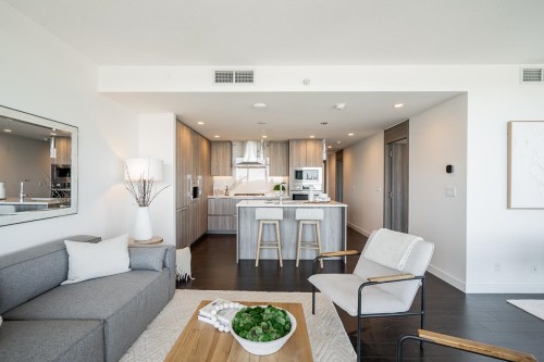 3907-4890 Lougheed Highway, Burnaby, BC 