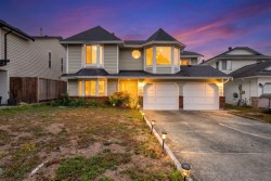 22915 125a Avenue Maple Ridge, BC V2X 0N3