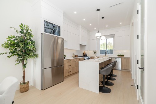 2-7990 Bradley Avenue, Burnaby, BC 
