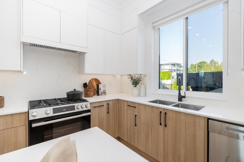 2-7990 Bradley Avenue, Burnaby, BC 