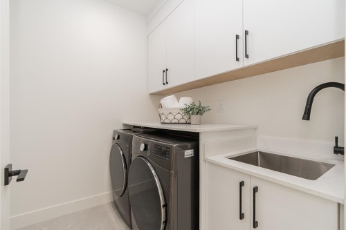 2-7990 Bradley Avenue, Burnaby, BC 