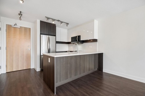 603-958 Ridgeway Avenue, Coquitlam, BC 