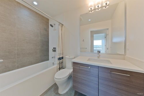 711-8580 River District Crossing, Vancouver, BC 