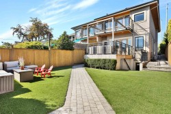 545 4th Street E North Vancouver, BC V7L 1J7