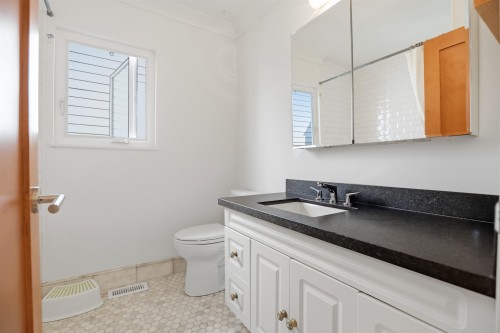 375 28Th Avenue E, Vancouver, BC 