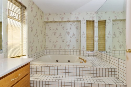 5564 Elizabeth Street, Vancouver, BC - Indoor Photo Showing Bathroom