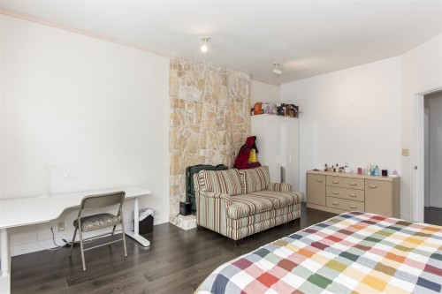 5564 Elizabeth Street, Vancouver, BC - Indoor Photo Showing Bedroom