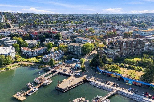 105-1510 1st Avenue W Vancouver, BC V6J 4S3