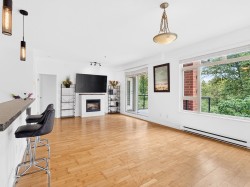 304-100 Capilano Road Port Moody, BC V3H 5M9