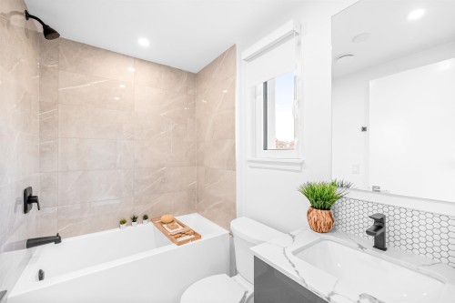 2069 1St Avenue E, Vancouver, BC 