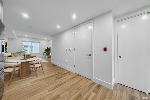 2071 1St Avenue E, Vancouver, BC 