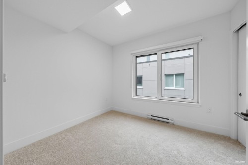 2071 1St Avenue E, Vancouver, BC 