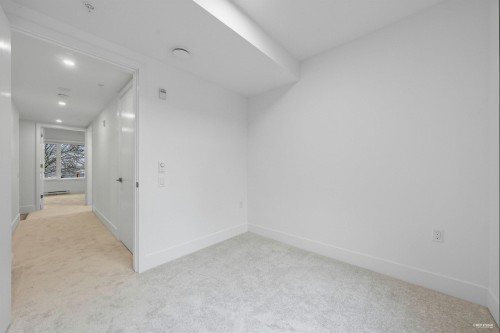 2071 1St Avenue E, Vancouver, BC 